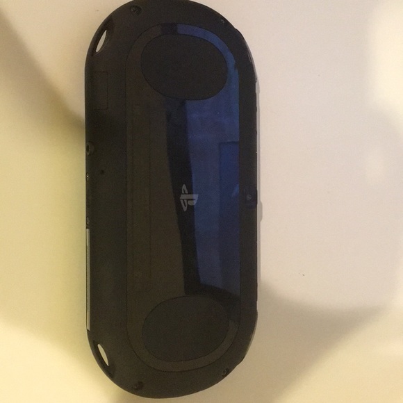 Ps Vita, Charger, Case, 3 Games - Picture 2 of 6